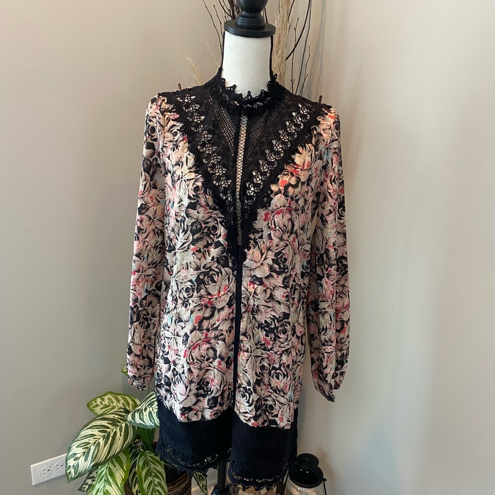 ✨BCBGeneration (NWT) Women's Lace Trim Dress 6✨